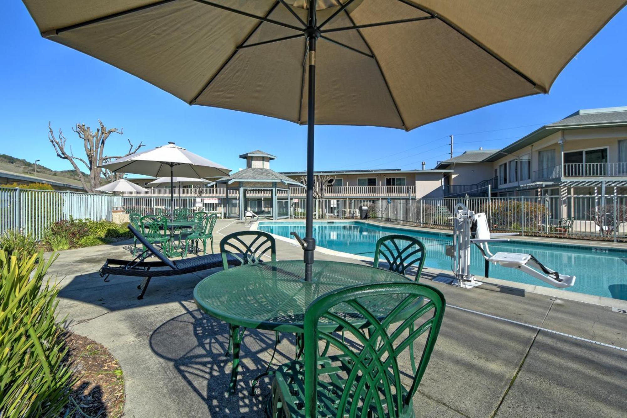Days Inn By Wyndham Novato/San Francisco Exteriör bild
