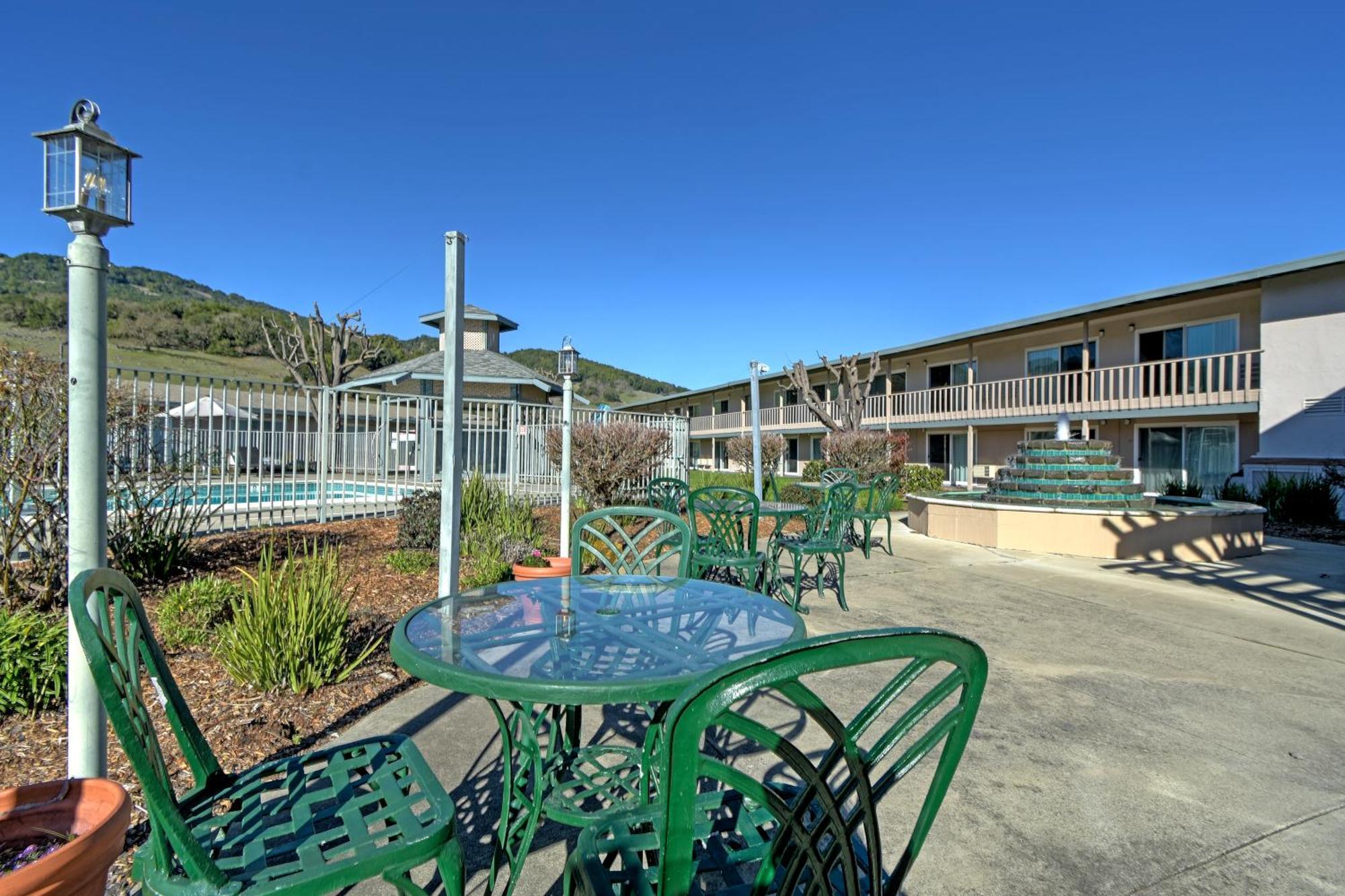Days Inn By Wyndham Novato/San Francisco Exteriör bild