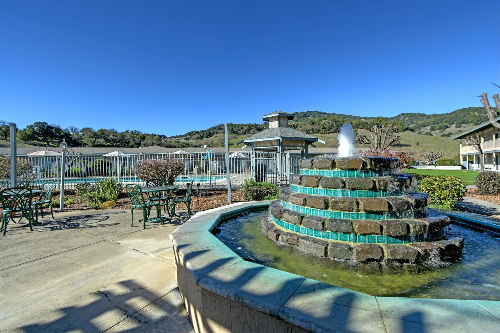 Days Inn By Wyndham Novato/San Francisco Exteriör bild